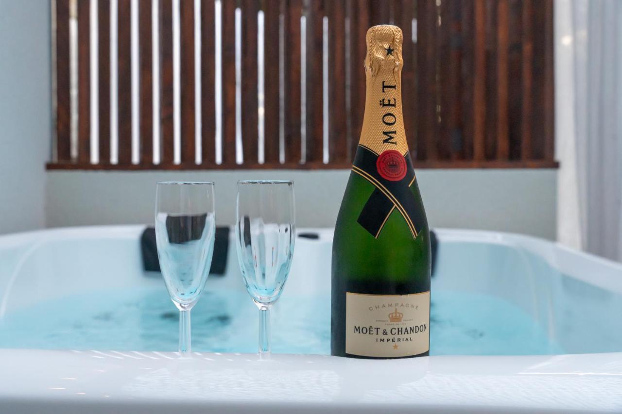Yanna Lodge, Gite Classe 4 Etoiles Avec Spa Couvert Entierement Arrest Ngoại thất bức ảnh